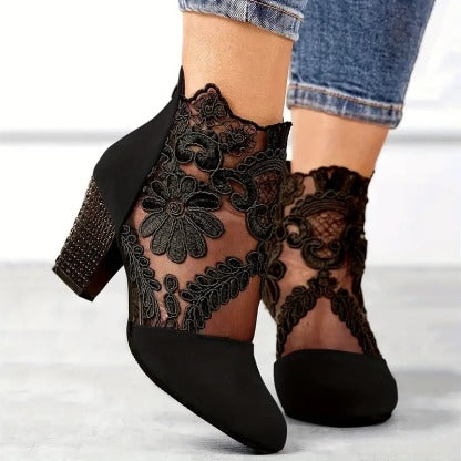 Stephanie | Stylish women's boots with floral lace