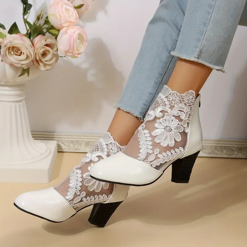 Stephanie | Stylish women's boots with floral lace