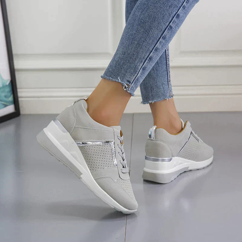 Maja - Comfortable sneakers with high heel