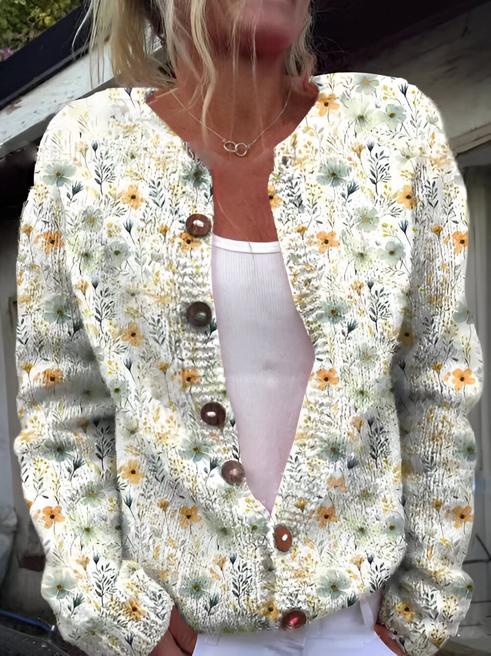 Mathilda - Luxurious floral cardigan