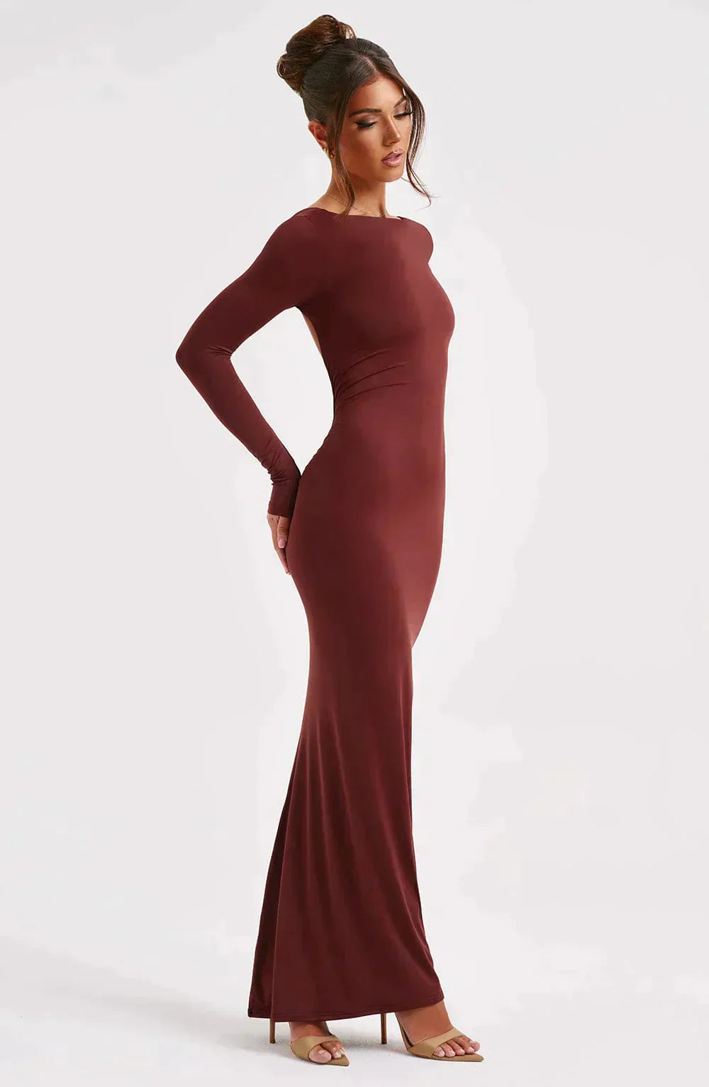 Elegant Maxi Dress with Open Back