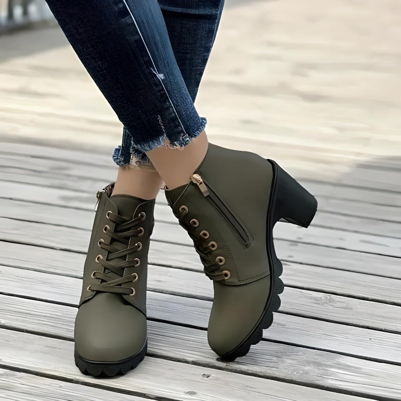 Chelsea - Fashionable Heeled Boots