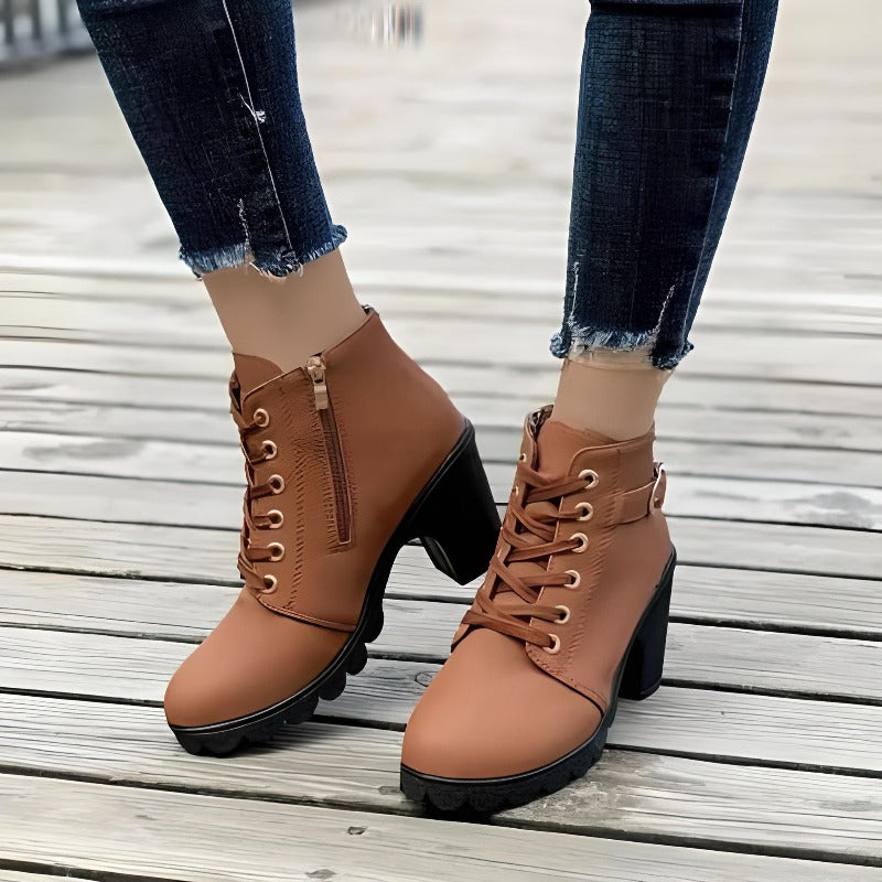 Chelsea - Fashionable Heeled Boots