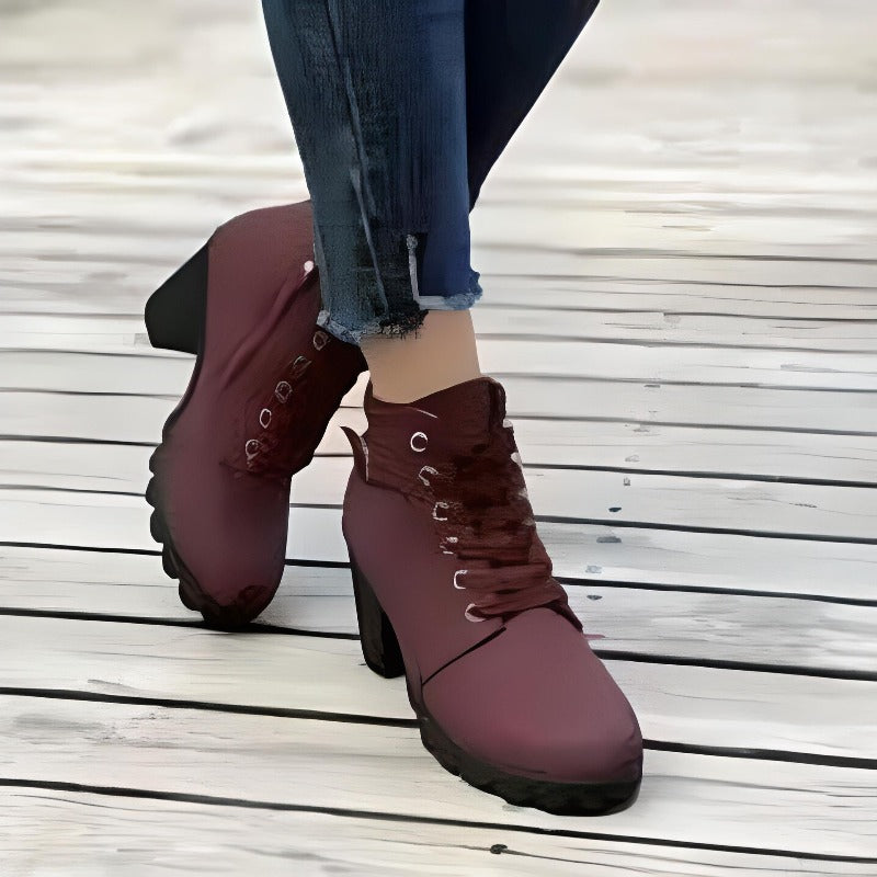 Chelsea - Fashionable Heeled Boots